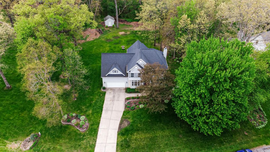 Photo of 440 Oak Breeze Drive, Valparaiso, IN 46383 (MLS # 838603)