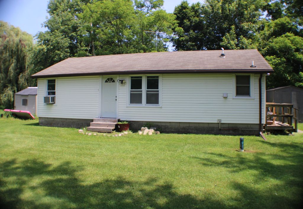 Photo of 39 S Evergreen Park, Valparaiso, IN 46385 (MLS # 842441)