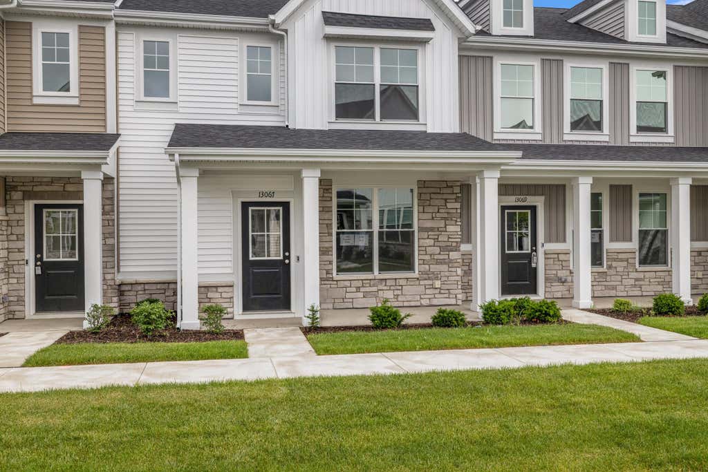 Photo of 13067 Carolina Street, Crown Point, IN 46307 (MLS # 840642)