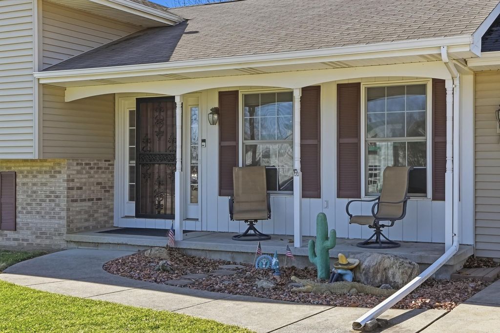 Photo of 5 Harmel Drive, Valparaiso, IN 46383 (MLS # 834296)