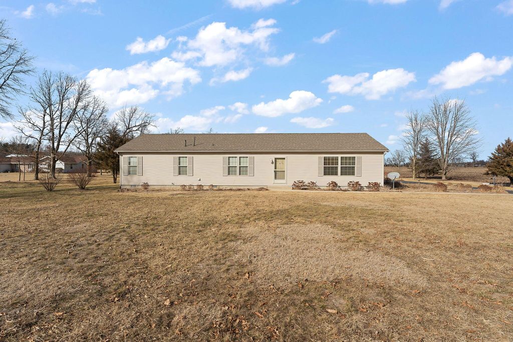 Photo of 4492 W 800 N, Rensselaer, IN 47978 (MLS # 834689)