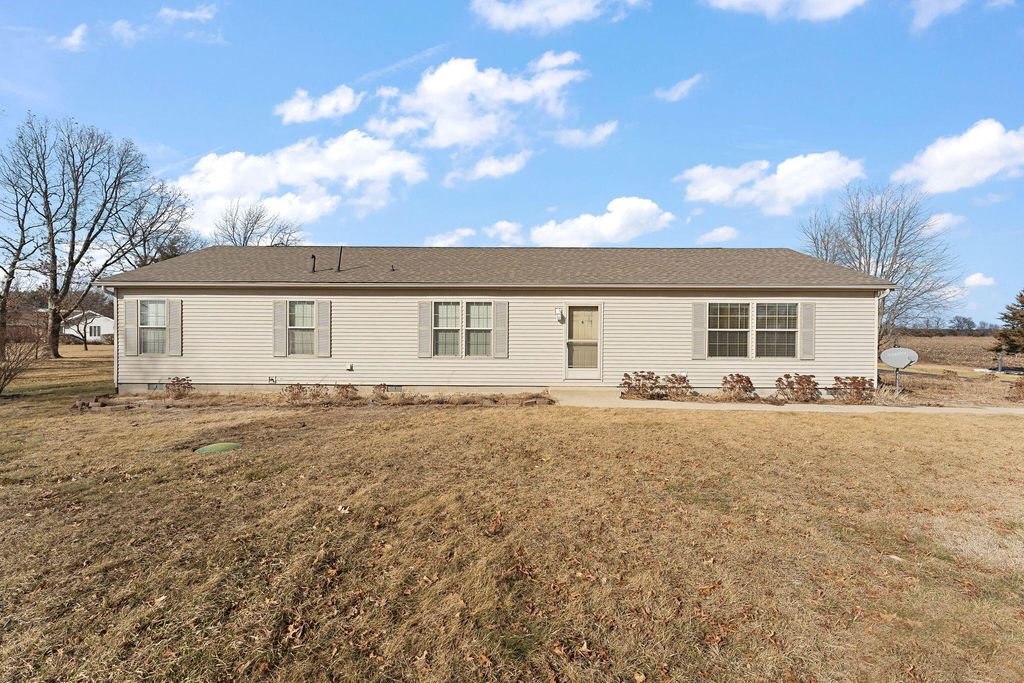 Photo of 4492 W 800 N, Rensselaer, IN 47978 (MLS # 834689)
