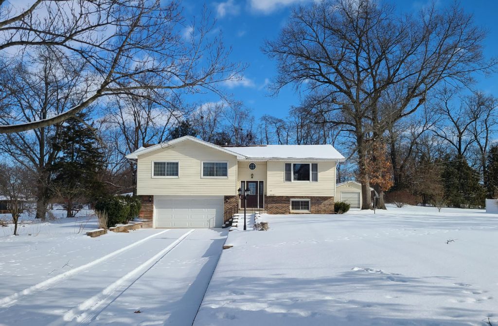 Photo of 13291 County Rd 700 W, DeMotte, IN 46310 (MLS # 833474)