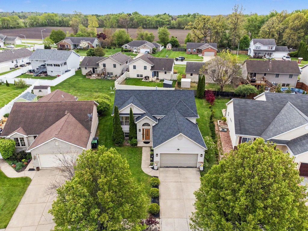 Photo of 1304 Csokasy Lane, Hobart, IN 46342 (MLS # 838324)