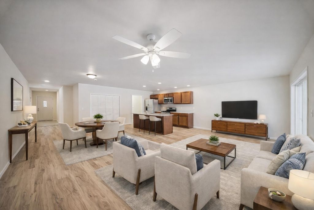 Photo of 1528 Woodland Ave, Michigan City, IN 46360 (MLS # 833866)