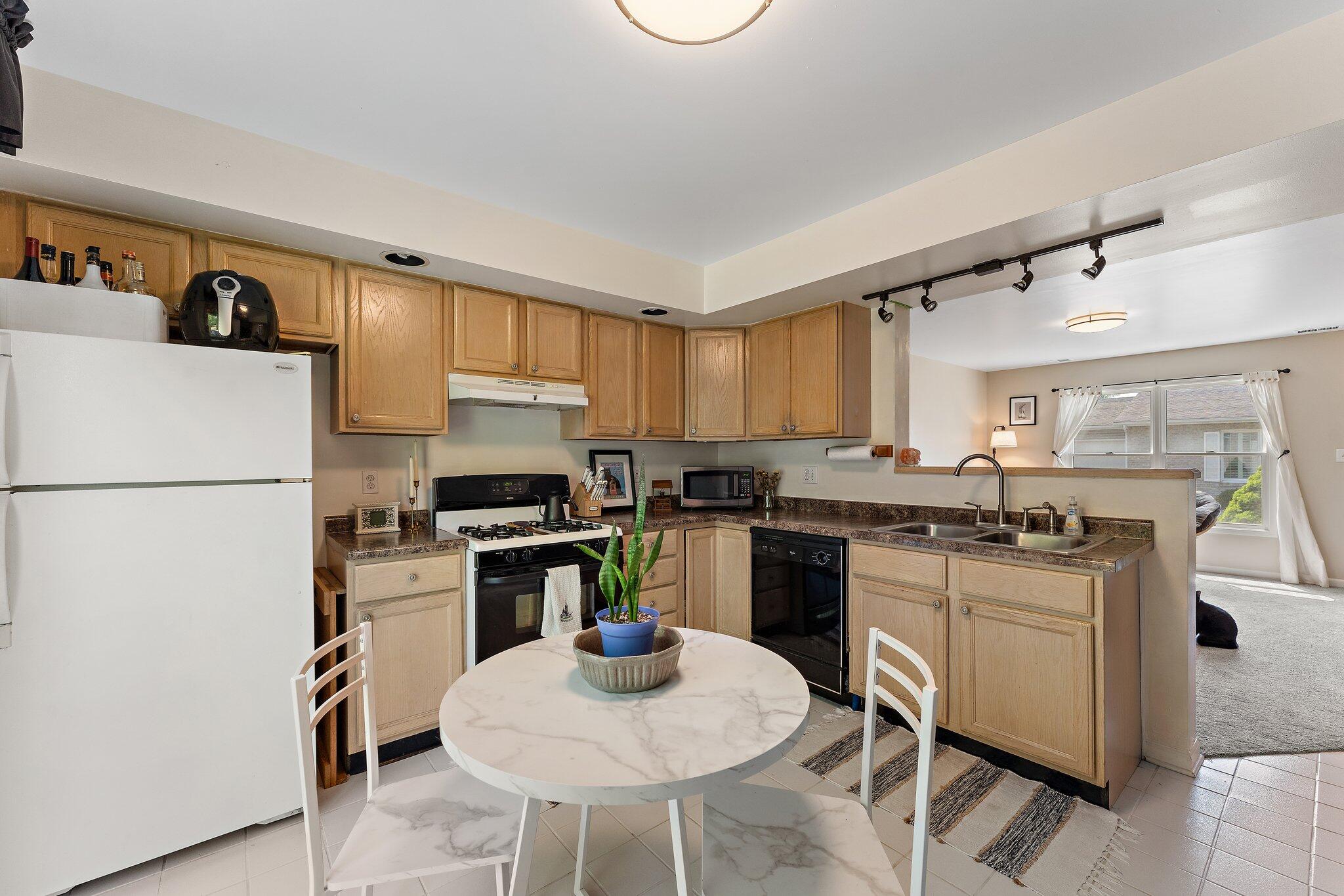 Dyer, Indiana 46311, United States, 2 Bedrooms Bedrooms, ,2 BathroomsBathrooms,Residential,Active,166676