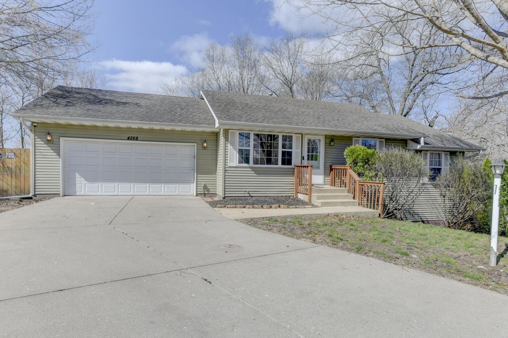 Photo of 4268 Deer Run Ct, Lake Station, IN 46405 (MLS # 836656)