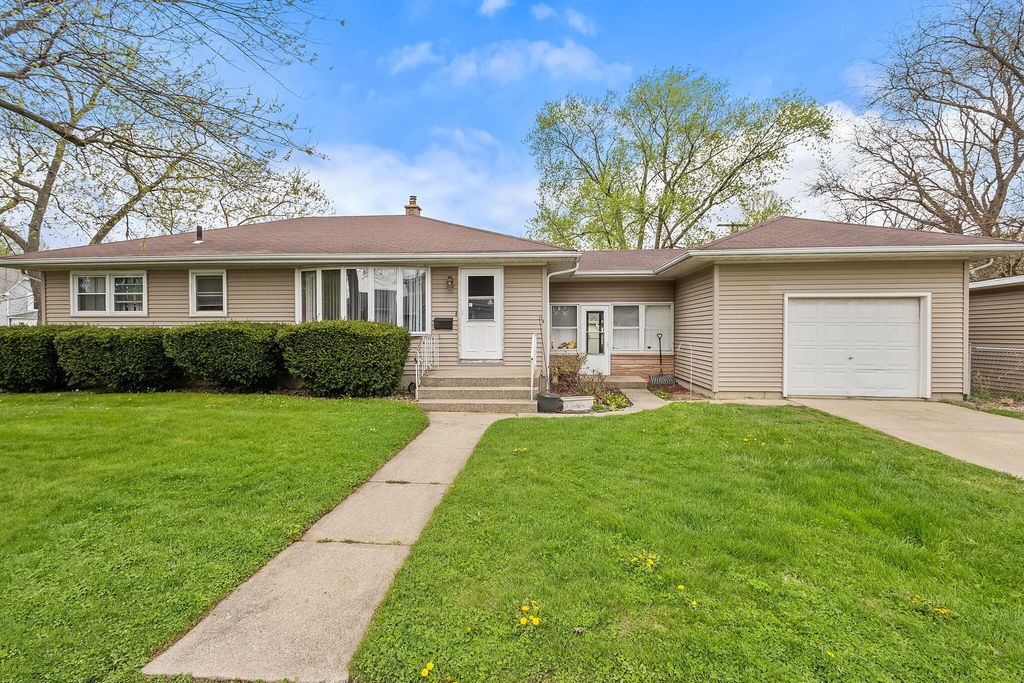 Photo of 700 E 9th Street, Hobart, IN 46342 (MLS # 837785)