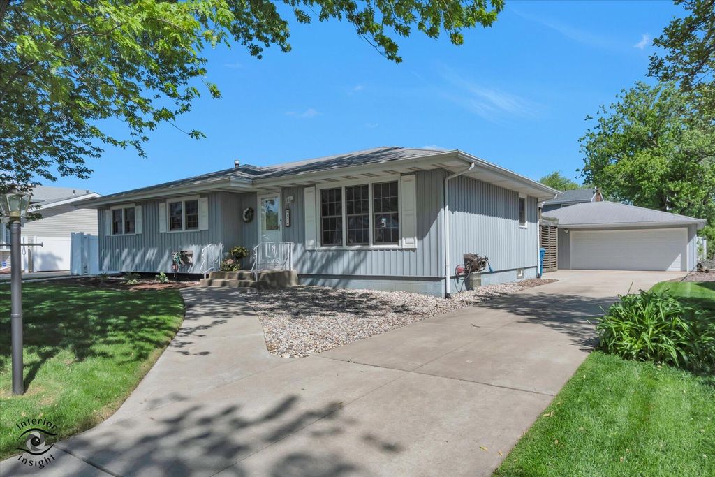 Photo of 934 Windsor Lane, Dyer, IN 46311 (MLS # 838428)