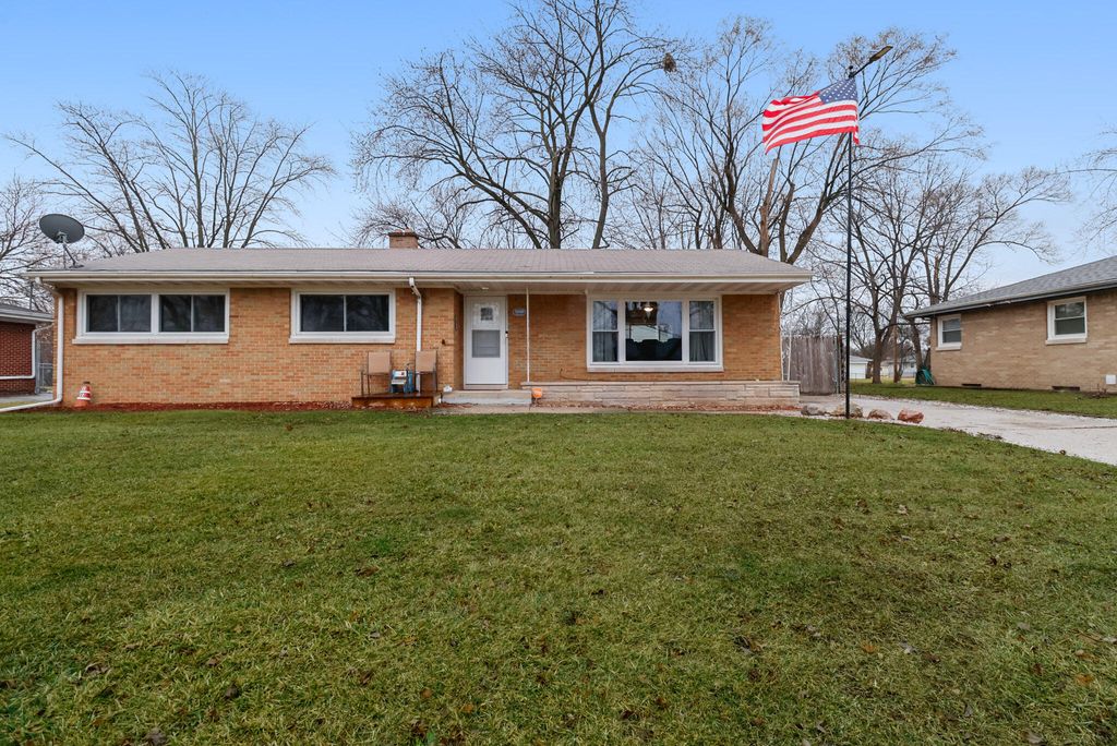 Photo of 5950 Hayes Place, Merrillville, IN 46410 (MLS # 832648)