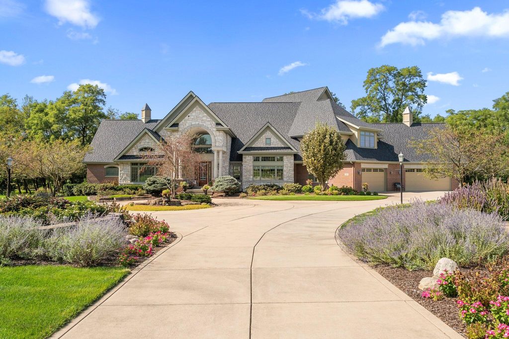 Photo of 2901 Pepper Creek Bridge Pkwy, Valparaiso, IN 46385 (MLS # 835534)