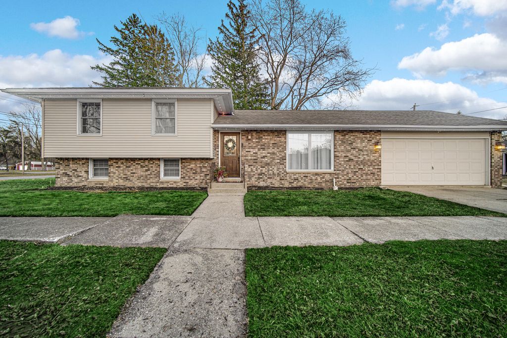 Photo of 241 Brandt Place, Hobart, IN 46342 (MLS # 834849)