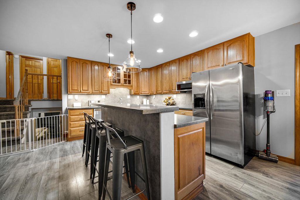 Photo of 241 Brandt Place, Hobart, IN 46342 (MLS # 834849)