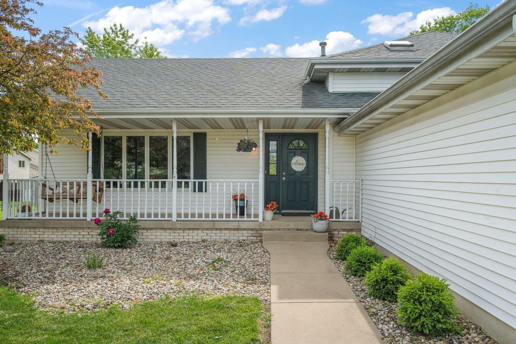 Photo of 8987 Calhoun Place, Crown Point, IN 46307 (MLS # 839682)