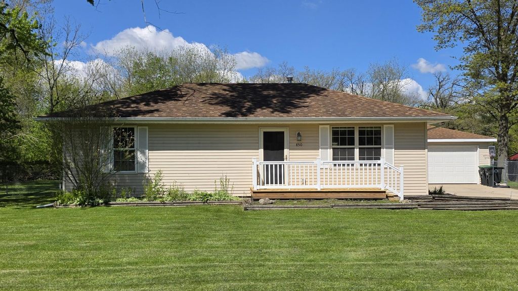 Photo of 850 S Wisconsin Street, Hobart, IN 46342 (MLS # 838206)