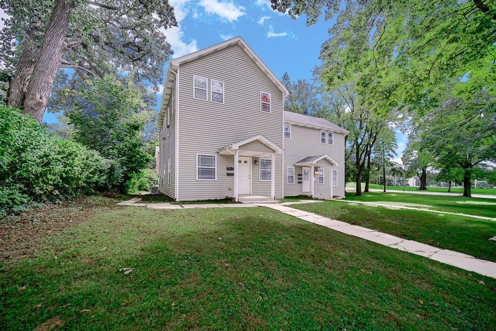 Photo of 357 S Greenwich Street #1, Valparaiso, IN 46383 (MLS # 846654)