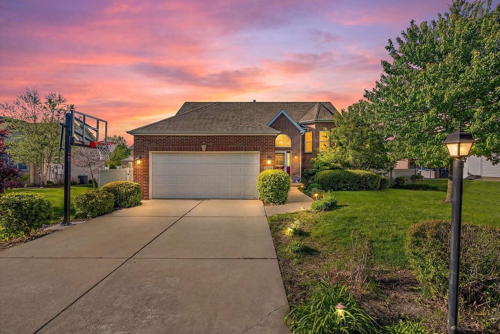 Photo of 7310 E 103rd Avenue, Crown Point, IN 46307 (MLS # 839090)