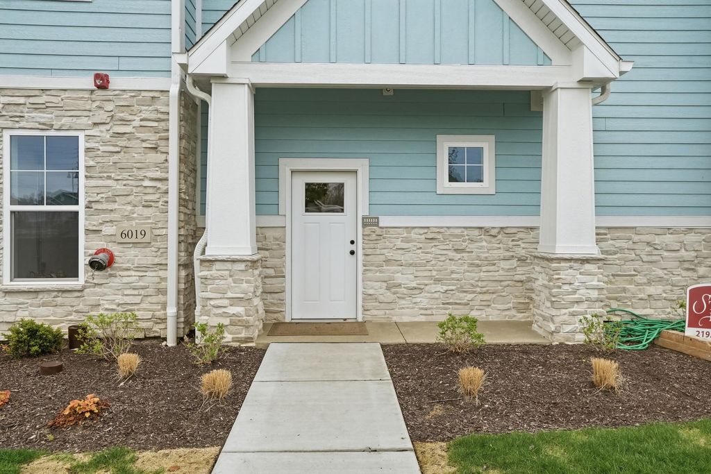 Photo of 6019 S Dune Harbor Drive #H, Portage, IN 46368 (MLS # 837778)