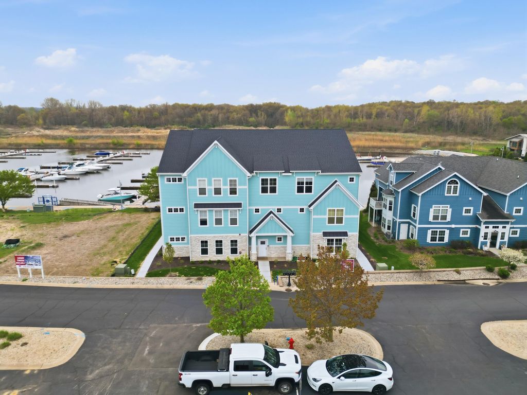 Photo of 6019 S Dune Harbor Drive #H, Portage, IN 46368 (MLS # 837778)