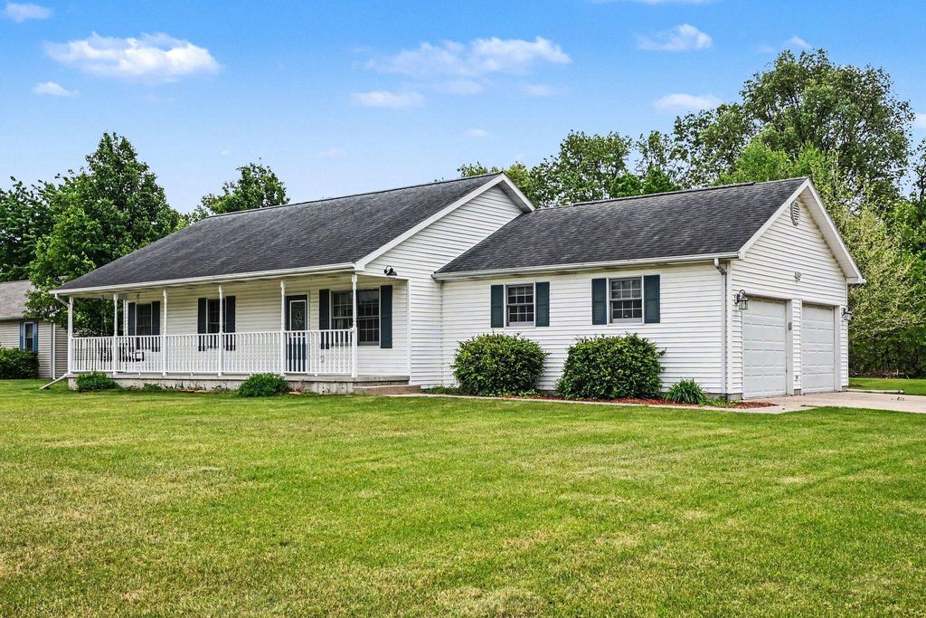Photo of 724 S 500 E, Knox, IN 46534 (MLS # 839277)