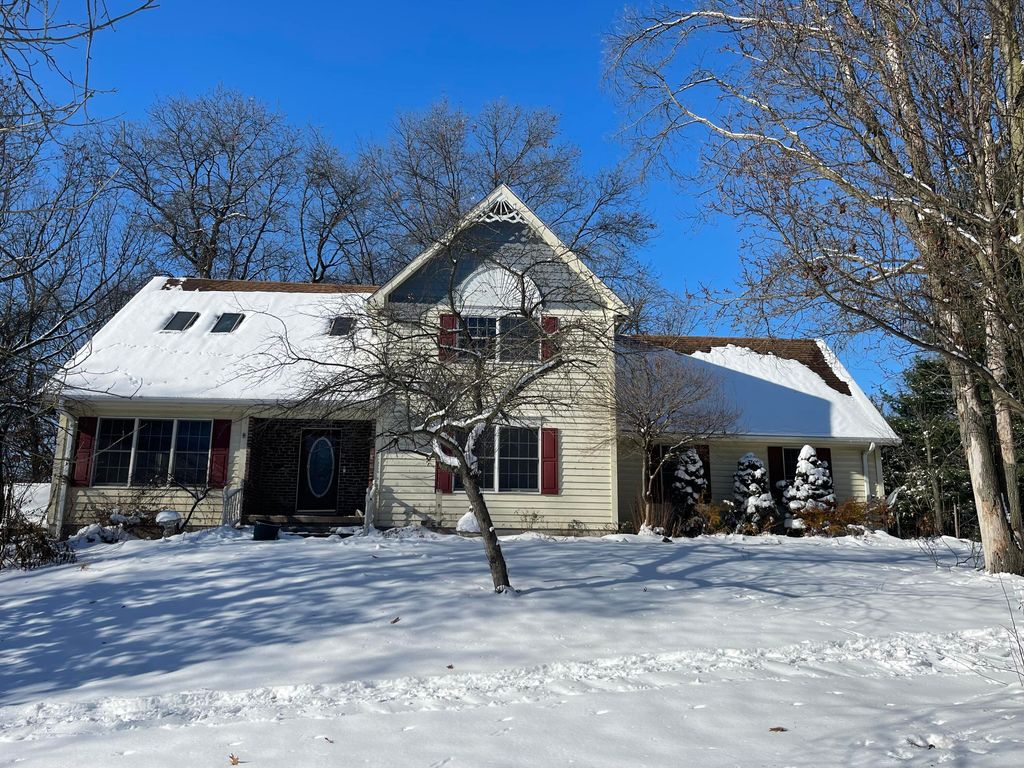 Photo of 9710 Rustic Drive, DeMotte, IN 46310 (MLS # 831603)