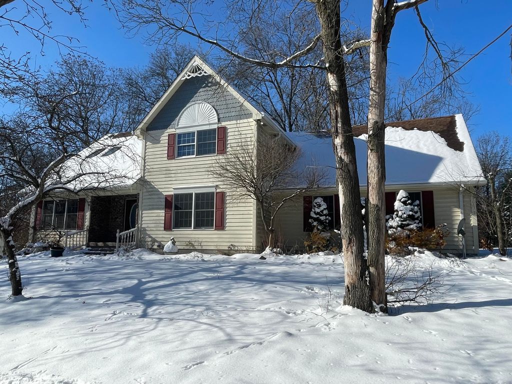 Photo of 9710 Rustic Drive, DeMotte, IN 46310 (MLS # 831603)