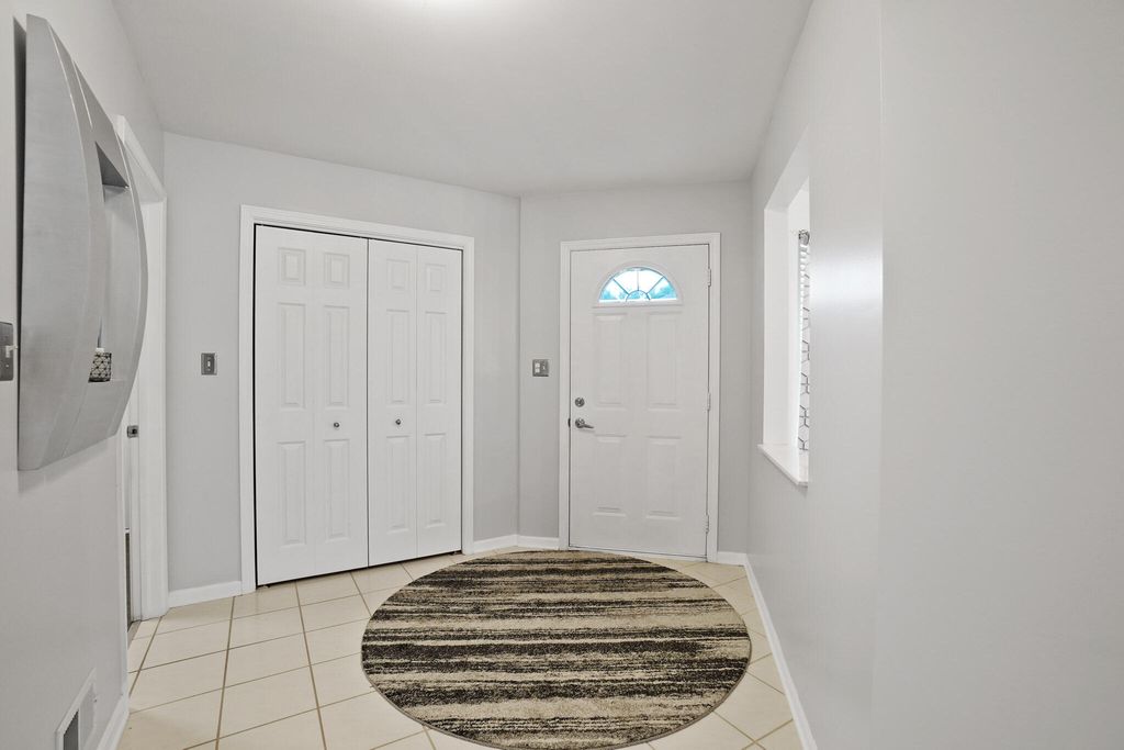 Photo of 5816 Iris Lane, Schererville, IN 46375 (MLS # 829718)