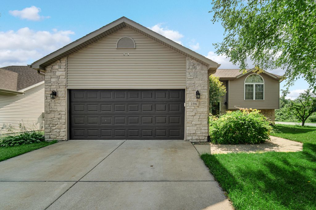 Photo of 196 Spring View Drive, Porter, IN 46304 (MLS # 833688)