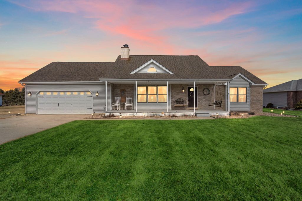 Photo of 1790 W 134th Court, Crown Point, IN 46307 (MLS # 838193)