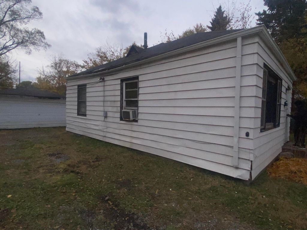 Photo of 931 E 48th Place, Gary, IN 46409 (MLS # 831287)