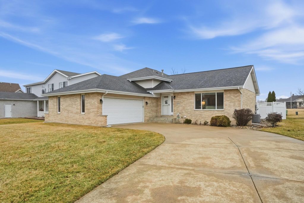 Photo of 7215 Starling Drive, Schererville, IN 46375 (MLS # 835270)