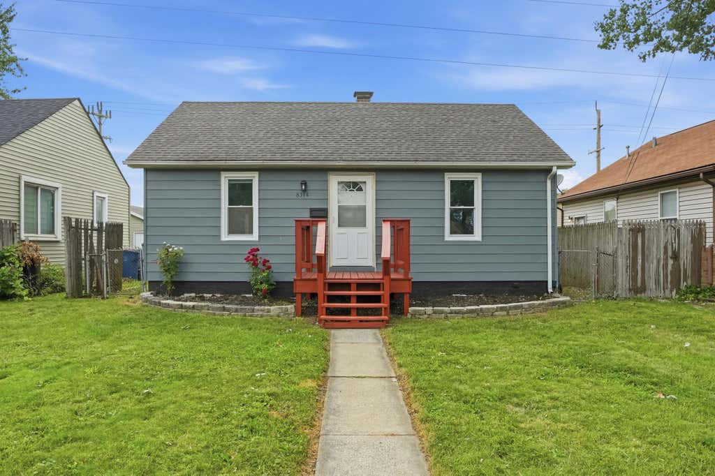 Photo of 8314 Gordon Drive, Highland, IN 46322 (MLS # 842995)