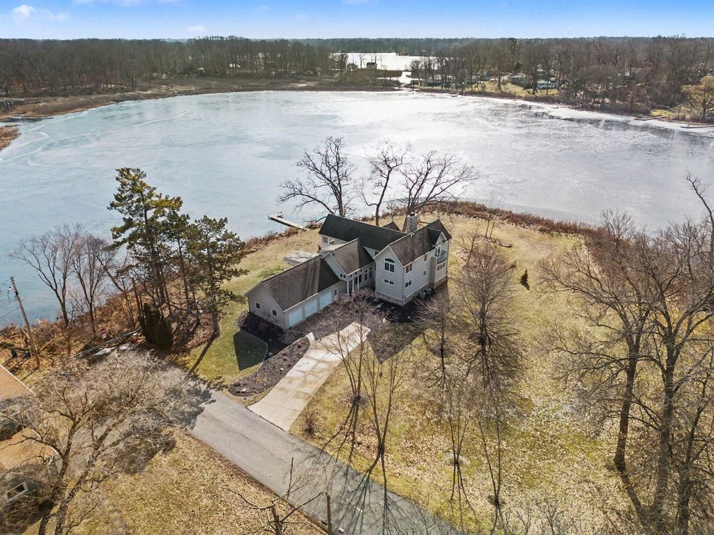 Photo of 74 E 600 N, Valparaiso, IN 46383 (MLS # 834398)