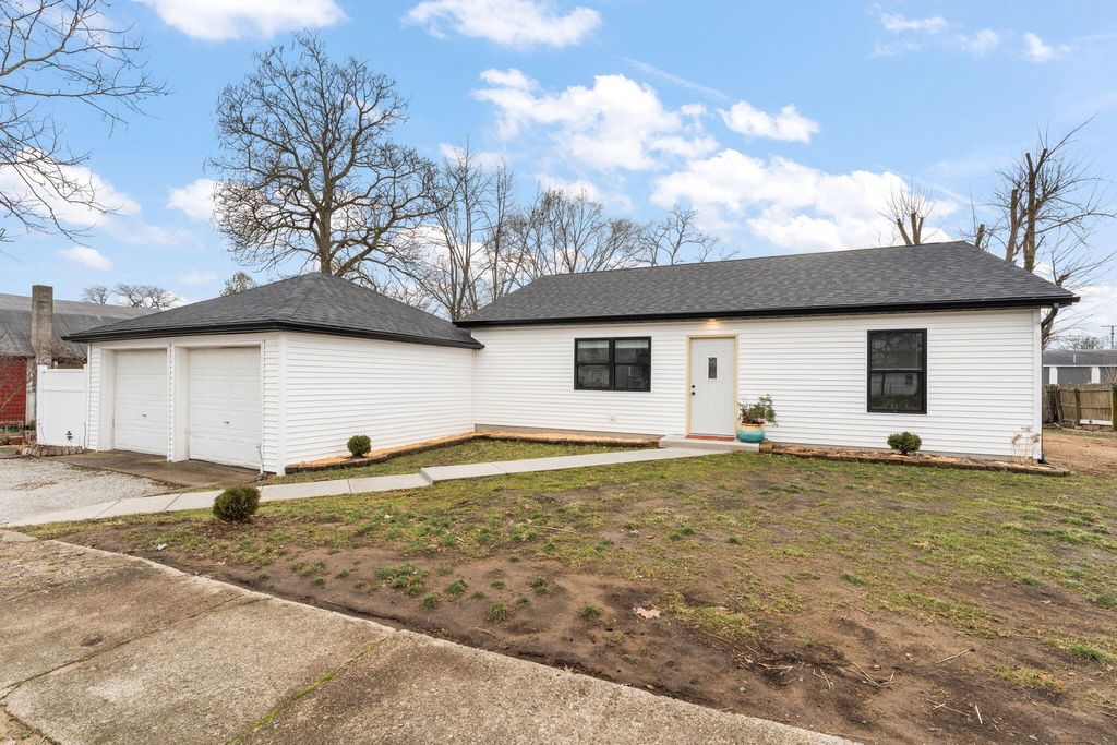 Photo of 25 E Grove Street, Wheatfield, IN 46392 (MLS # 832512)