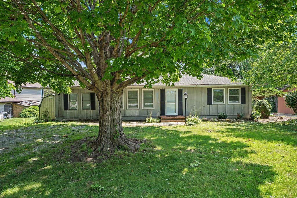 Photo of 15519 Colfax Street, Lowell, IN 46356 (MLS # 843206)
