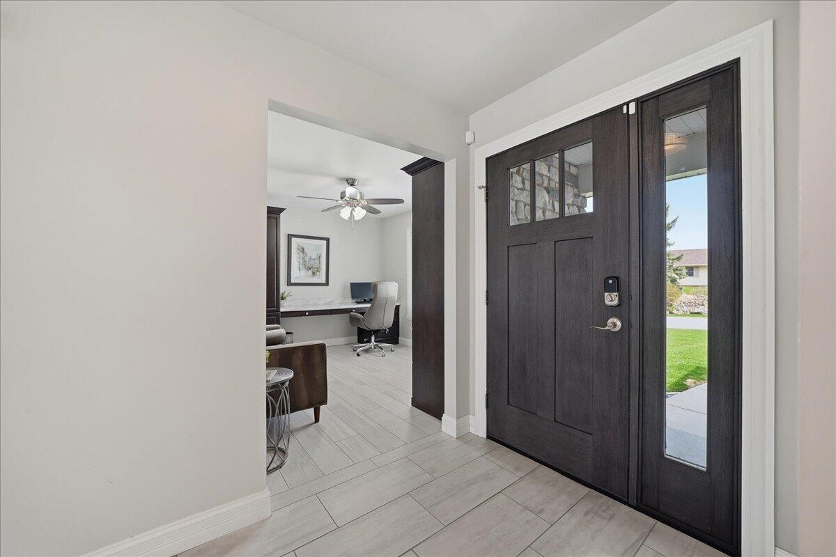 2501 E Lakeshore Drive