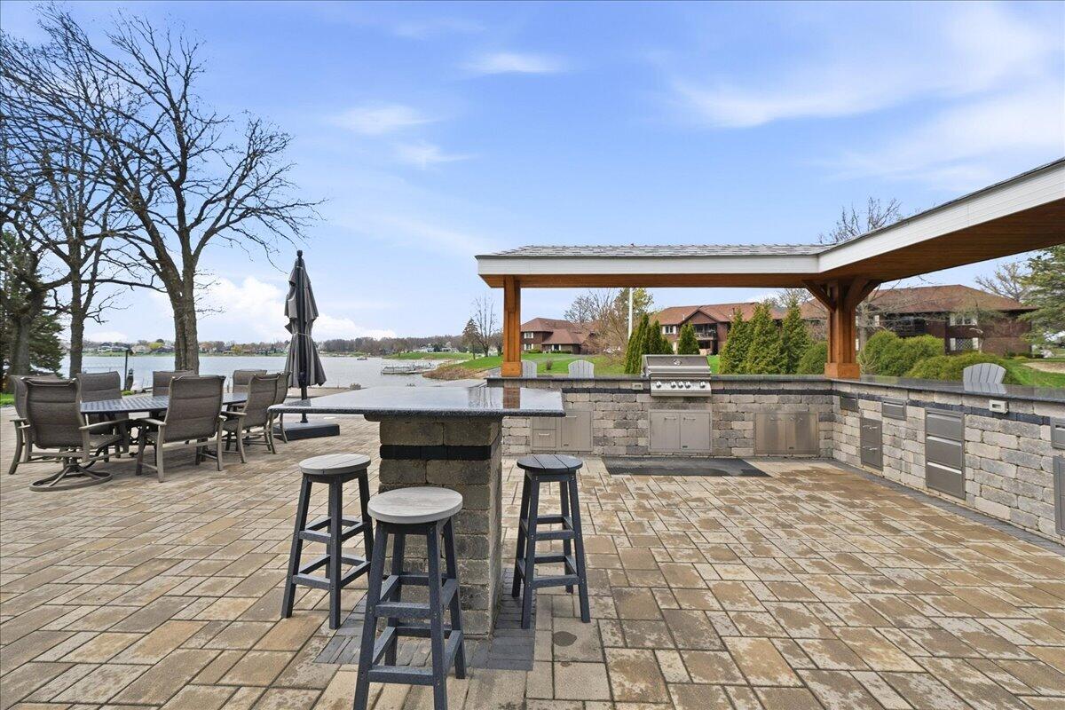 2501 E Lakeshore Drive