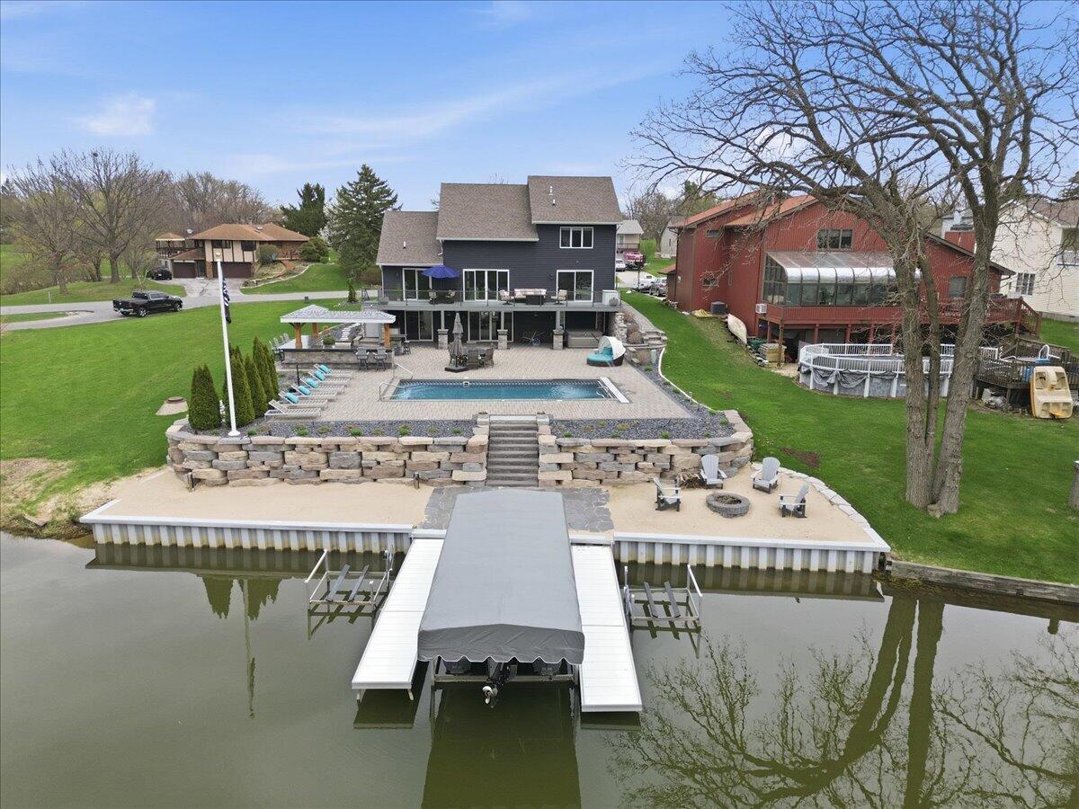 2501 E Lakeshore Drive