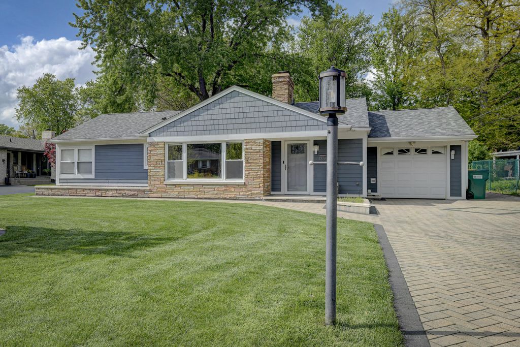 Photo of 1335 35th Street, Munster, IN 46321 (MLS # 838571)