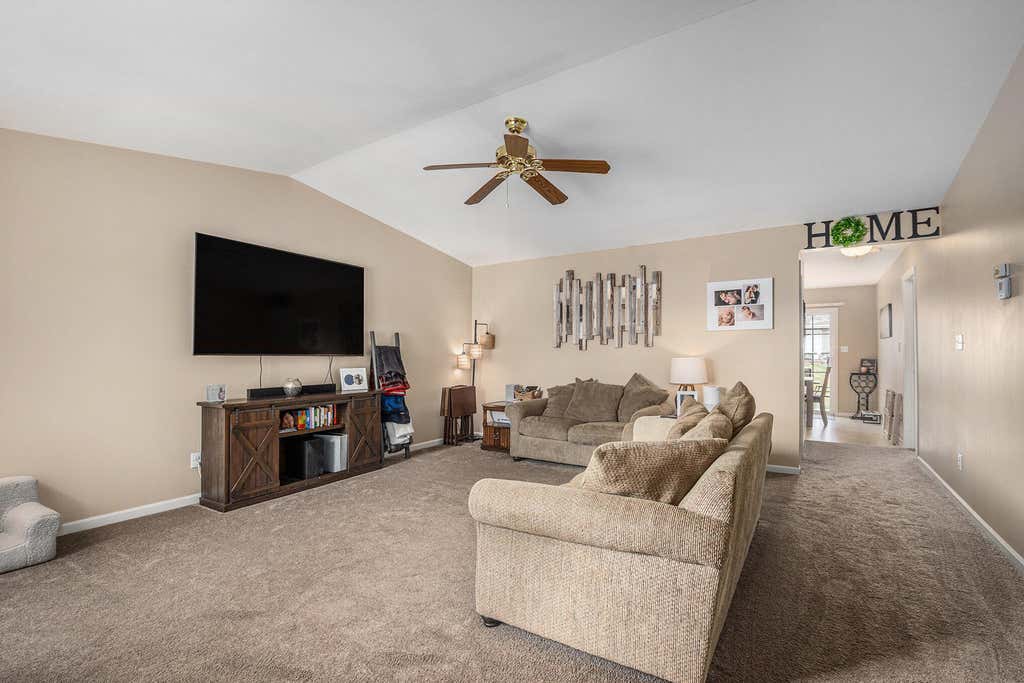 Photo of 381 Golden Oak Drive, Crown Point, IN 46307 (MLS # 842557)
