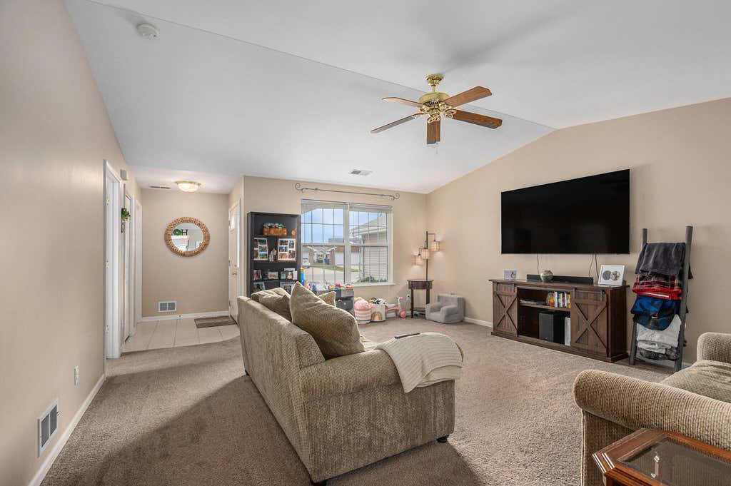 Photo of 381 Golden Oak Drive, Crown Point, IN 46307 (MLS # 842557)