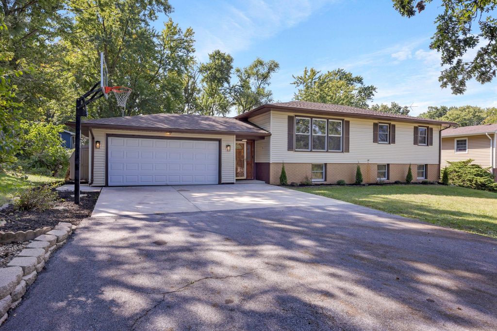 Photo of 3709 W 121st Avenue, Crown Point, IN 46307 (MLS # 832343)