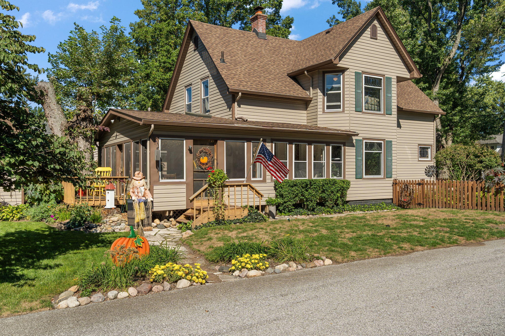 744 S 2nd Street