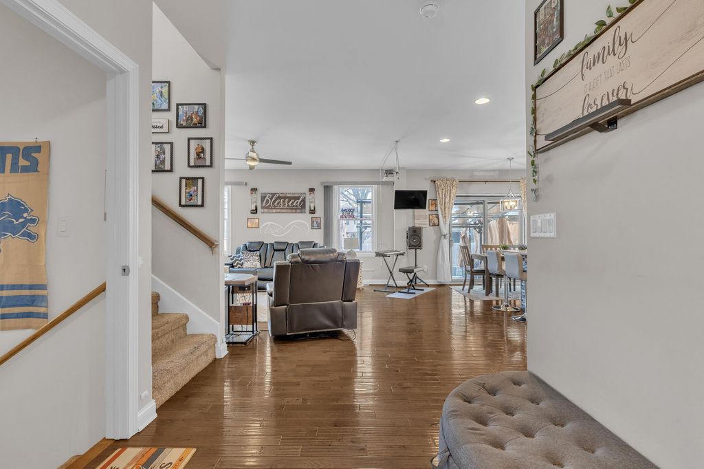 Photo of 9031 Columbia Avenue, Munster, IN 46321 (MLS # 833020)