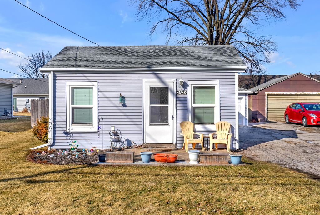 Photo of 2623 Hart Road, Highland, IN 46322 (MLS # 834649)