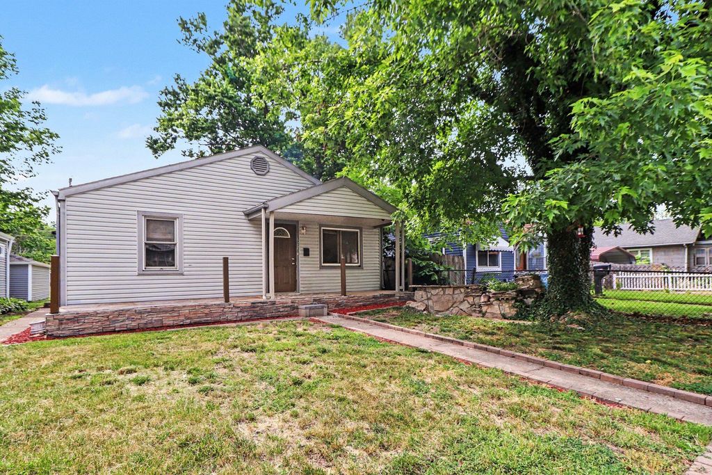 Photo of 627 Donnelly Street, Michigan City, IN 46360 (MLS # 839952)
