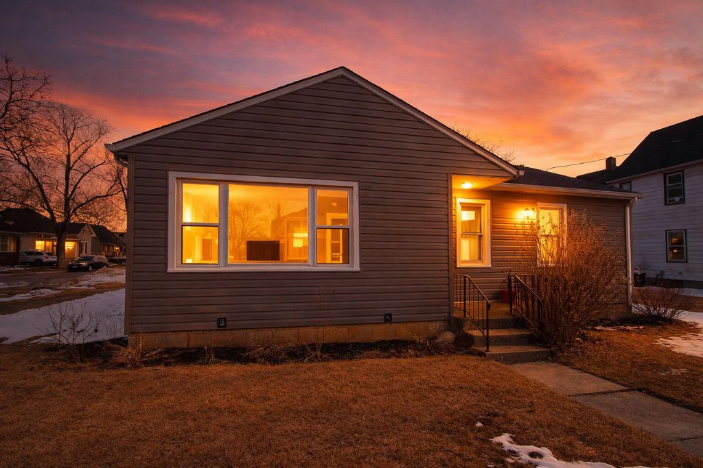 Photo of 1802 Washington Street, Michigan City, IN 46360 (MLS # 834063)