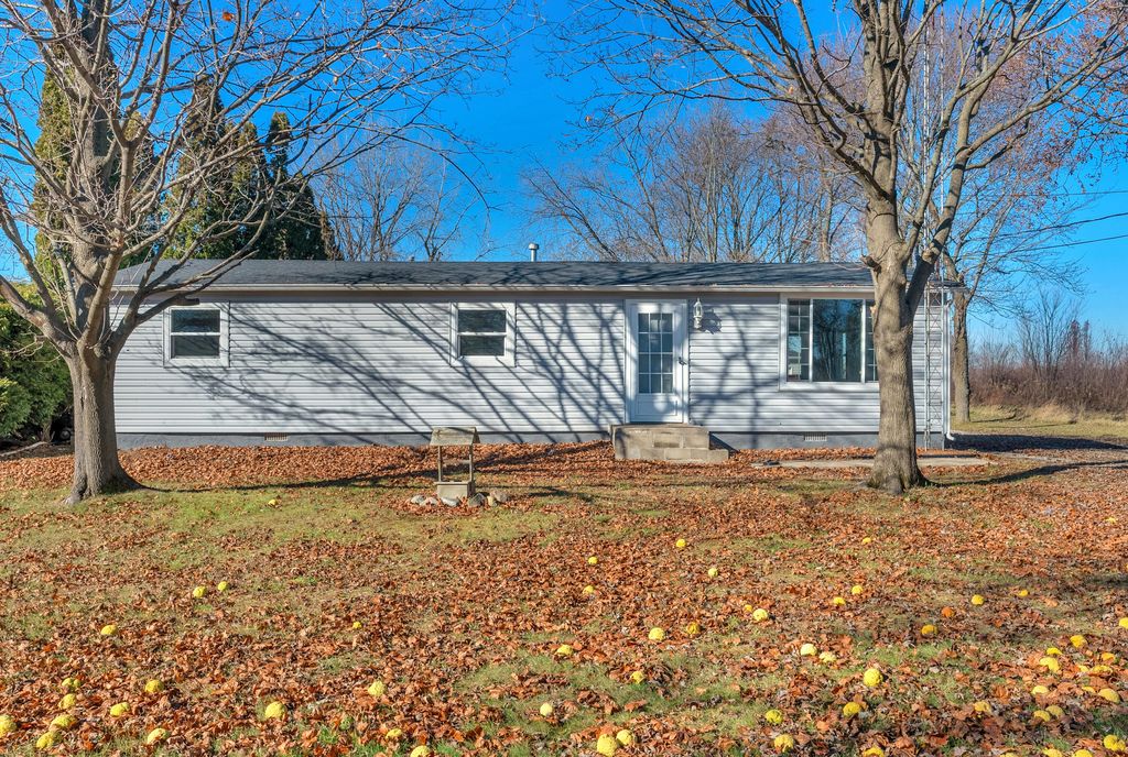 Photo of 340 S State Rd 2, Hebron, IN 46341 (MLS # 836783)