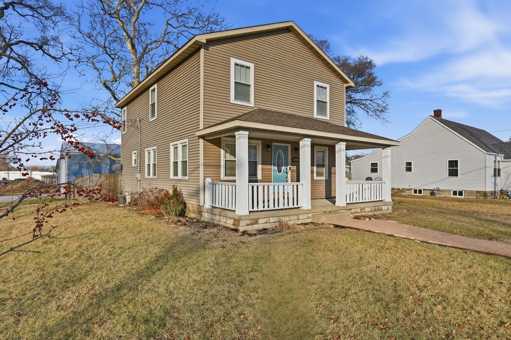 Photo of 122 9th Street SW, DeMotte, IN 46310 (MLS # 832689)