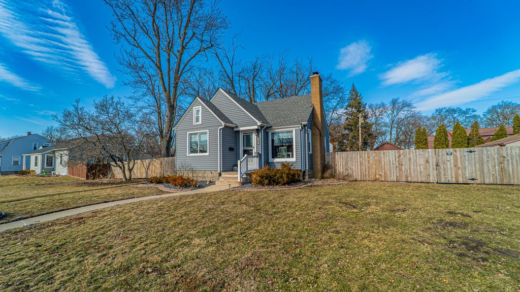 Photo of 2627 Clough Avenue, Highland, IN 46322 (MLS # 834119)